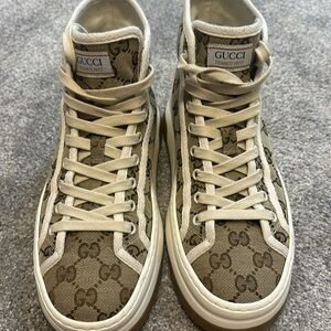 Gucci women’s GG high top sneaker sz 8.5
